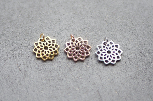 10 Mandala Anhänger aus Edelstahl, 16mm in Gold, Silber oder Roségold, Blume Yoga Symbol lasergeschnitten, Schmuckzubehör