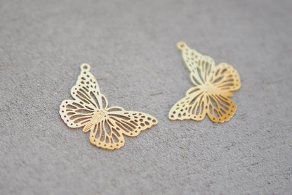 10x filigrane Schmetterling Anhänger aus Edelstahl, 26 x 19mm, 18 Karat echt vergoldet, Frühling Frühlingsboten Sommer, Gold Schmuckzubehör