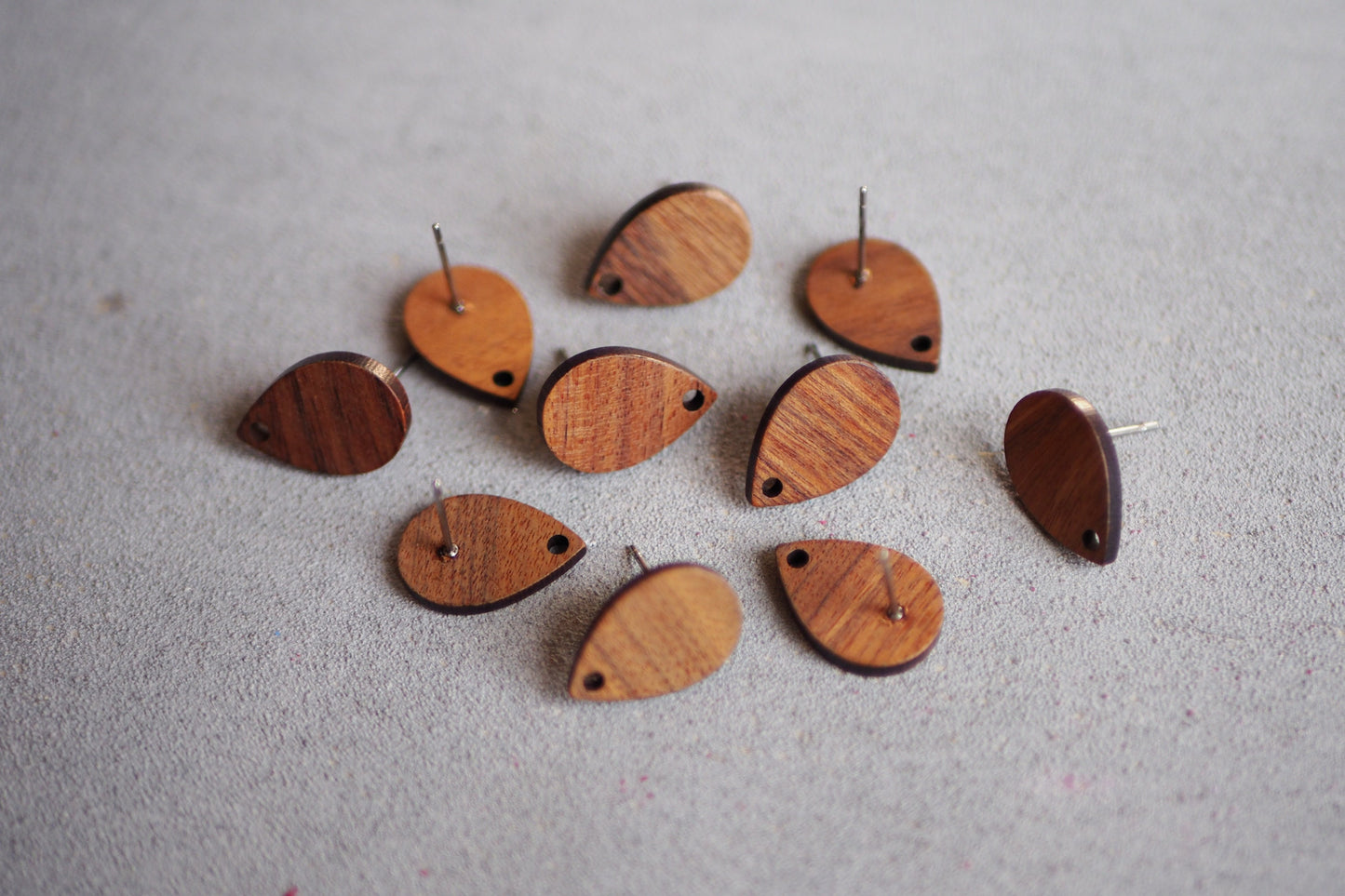 8x Holz Ohrstecker Tropfen, 17mm x 11mm, Schmuckzubehör für DIY Schmuck, Walnuss Holz Ohrringe Ohrschmuck