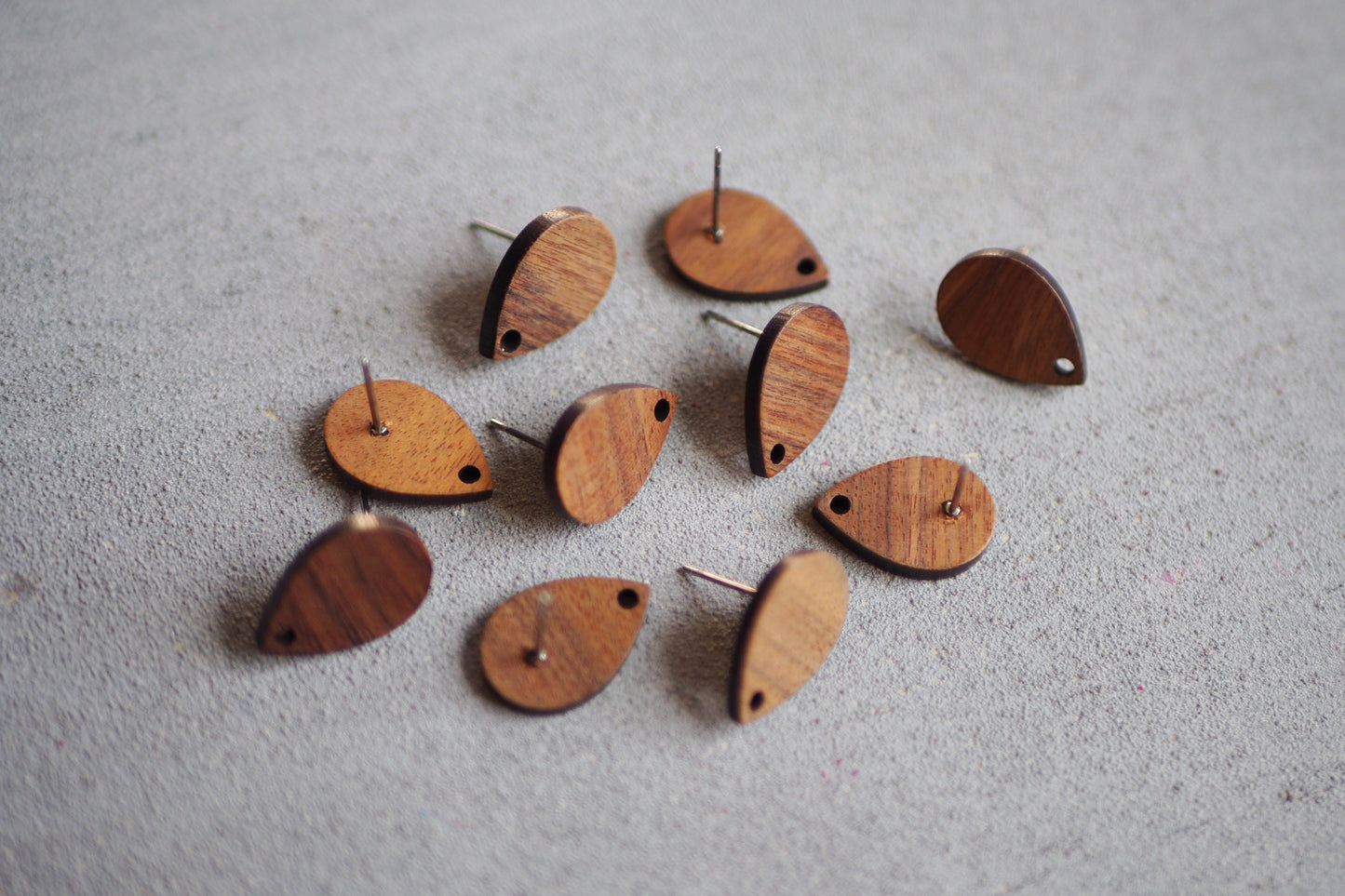 8x Holz Ohrstecker Tropfen, 17mm x 11mm, Schmuckzubehör für DIY Schmuck, Walnuss Holz Ohrringe Ohrschmuck