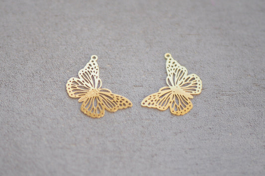 10x filigrane Schmetterling Anhänger aus Edelstahl, 26 x 19mm, 18 Karat echt vergoldet, Frühling Frühlingsboten Sommer, Gold Schmuckzubehör