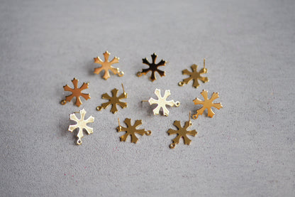 10x Schneeflocken Ohrstecker aus Edelstahl, Gold Silber Roségold, Schnee Winter Schneestern Eisblume Weihnachten Strahlen, Schmuckzubehör