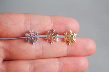 3 Paar Schneeflocken Ohrstecker aus Edelstahl hypoallergen 12mm, Gold Silber Roségold, Schnee Winter Eisblume Weihnachten, Schmuckzubehör