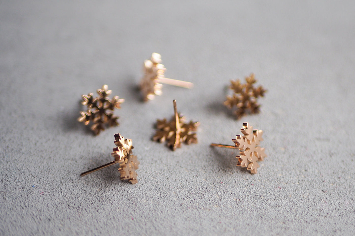 3 Paar Schneeflocken Ohrstecker aus Edelstahl hypoallergen 12mm, Gold Silber Roségold, Schnee Winter Eisblume Weihnachten, Schmuckzubehör