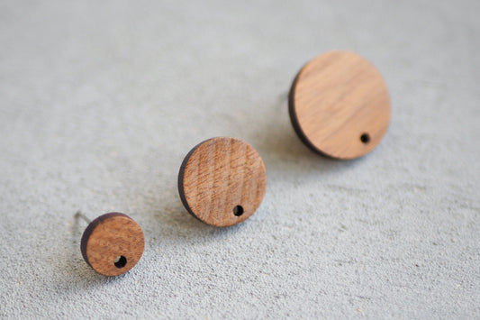 10x Holz Ohrstecker rund, 10mm / 15mm / 20mm, Schmuckzubehör für DIY Schmuck, Kreis Walnuss Holz Ohrringe Ohrschmuck