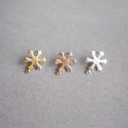 10x Schneeflocken Ohrstecker aus Edelstahl, Gold Silber Roségold, Schnee Winter Schneestern Eisblume Weihnachten Strahlen, Schmuckzubehör