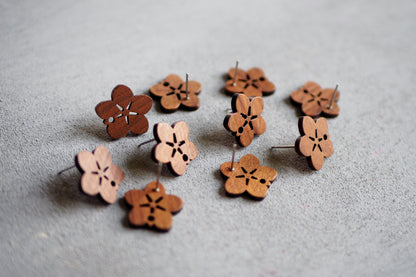 10x Holz Blumen Ohrstecker, 18mm, Blüten Blume Kirschblüte, Schmuckzubehör für DIY Schmuck, Walnuss Holz Ohrringe Ohrschmuck