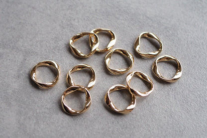 10 gedrehte Ringe 16mm / 20mm / 33mm groß, 3mm breit, 18 Karat echt vergoldet, ringförmige Verbinder / Anhänger aus Messing, Schmuckzubehör